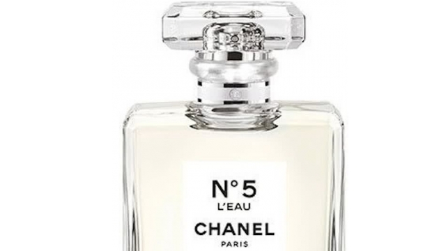 Een nacht cocaïne Nucleair Review Chanel no. 5; dé eau de parfum voor jong én oud?